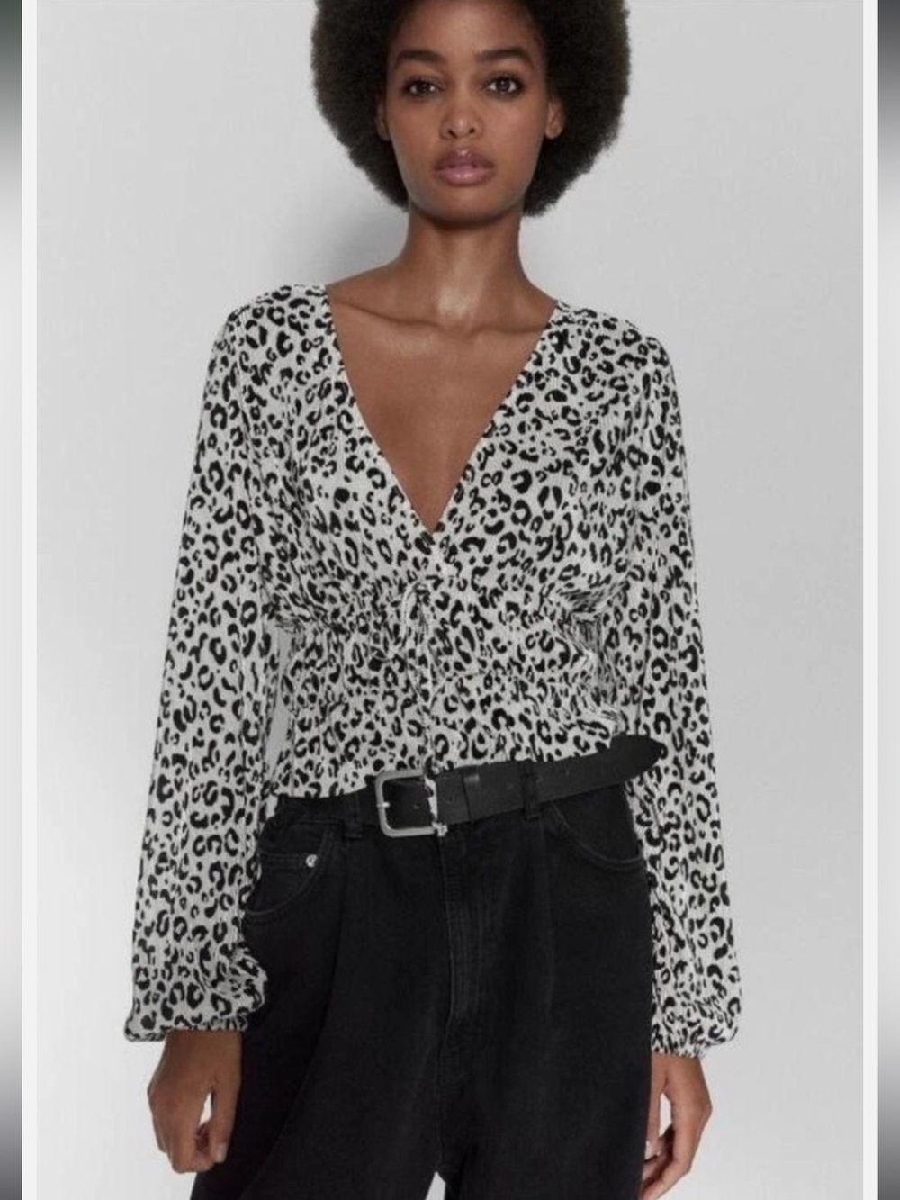 Zara Leopard Print Ruched Long Sleeve V Neck Blouse Size Medium